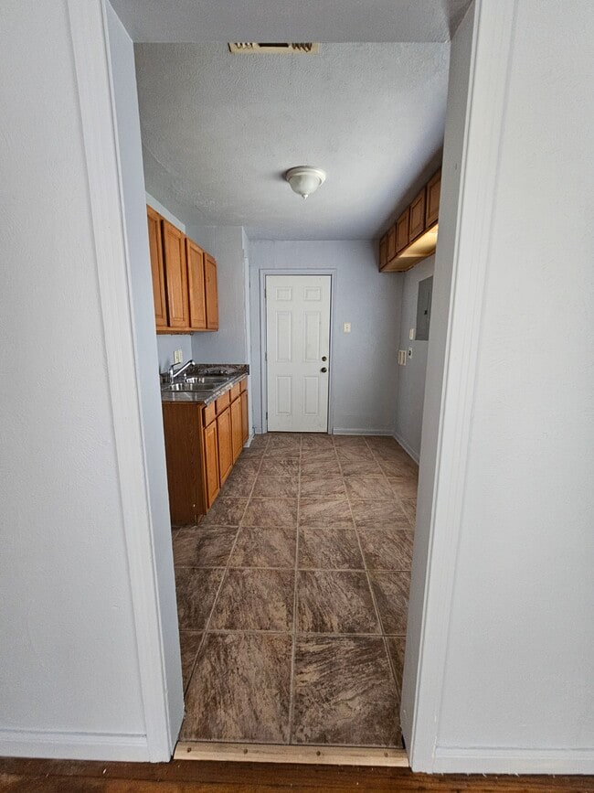 Photo - 5616 Thomas Ln