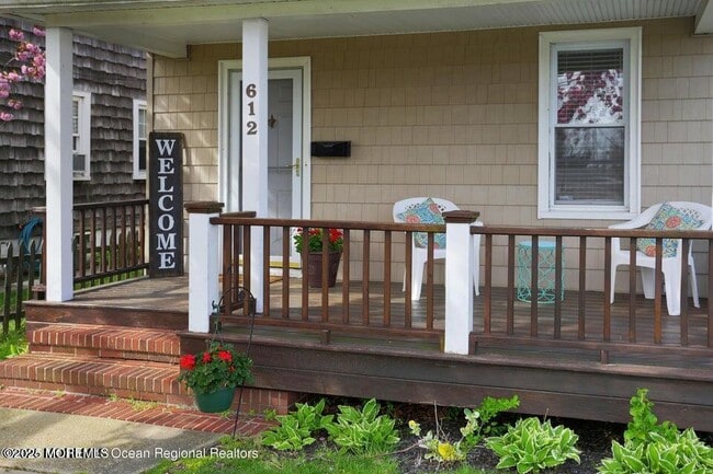 Photo - 612 W Sylvania Ave