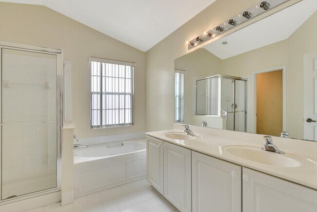 Photo - 8320 Vía Serena