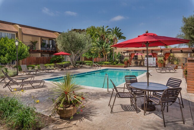 Photo - Los Arbolitos Huntington Beach Apartments
