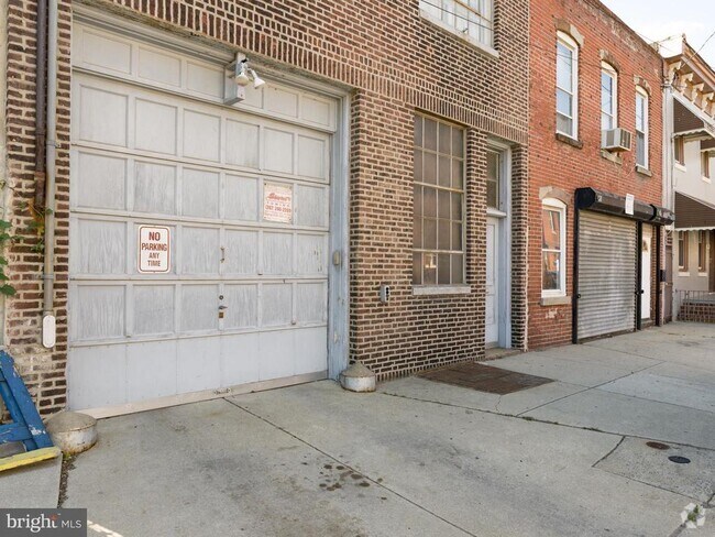 Building Photo - 1910 N Marshall St Rental