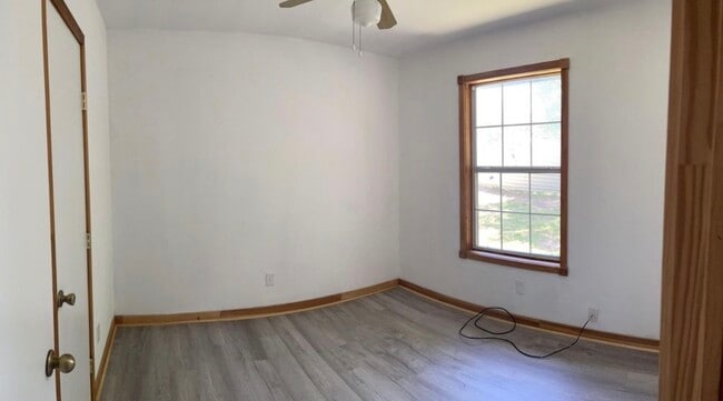 Photo - 4110 Derrick St