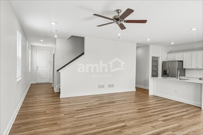 Photo - 93 Shady Elm Ln
