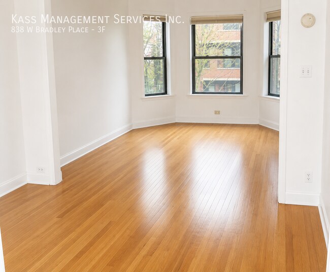 838 W Bradley Pl Unit 3F