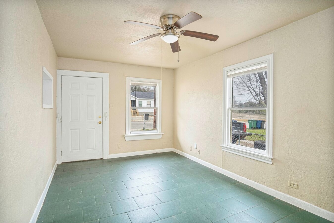 Photo - 934 Poinsettia St Unidad 1