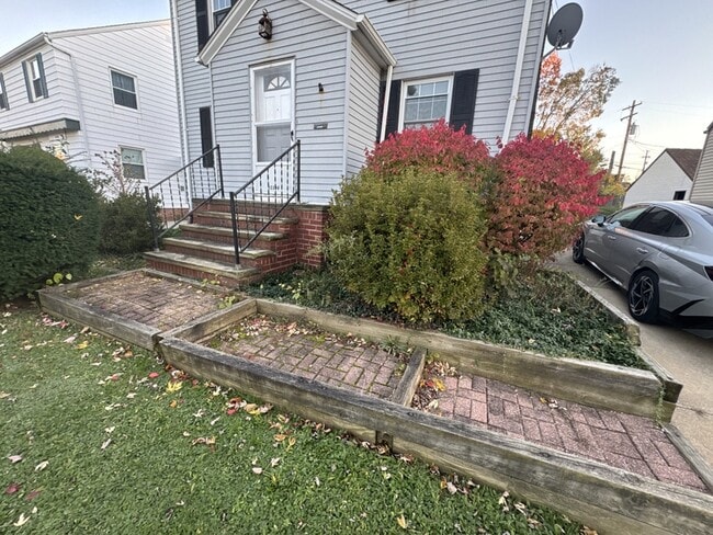 Photo - 11104 Lincoln Ave