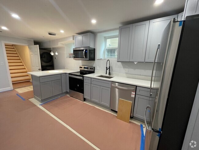 Building Photo - 137 Centre St Unit B Rental