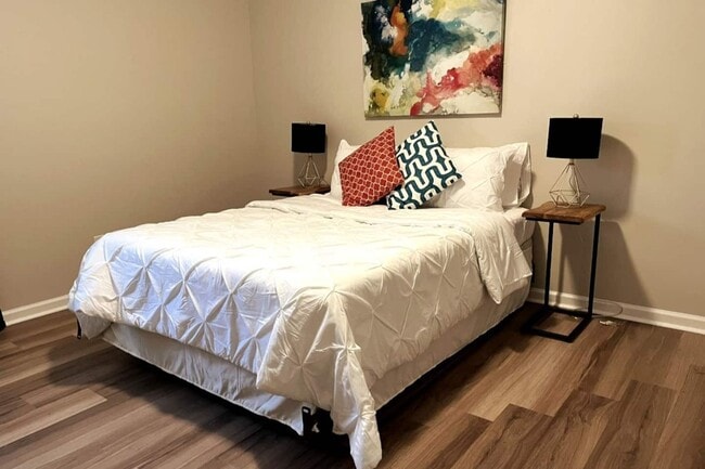 Photo - 2 Bed 1 Bath Near Campus! Water/Sewer/Trash Included!!