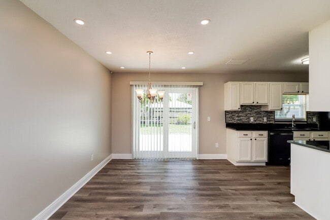 Photo - 119 Harness Ln