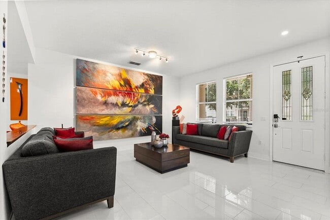 Photo - 10148 Malpas Point