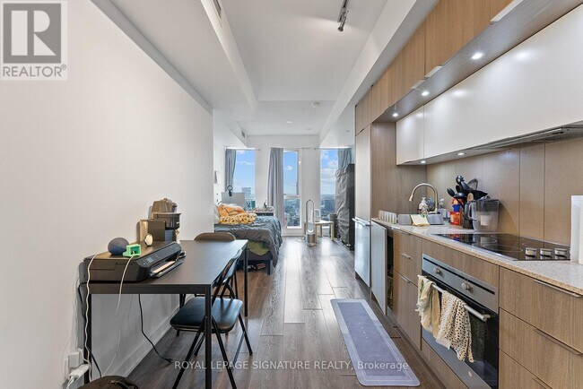 Photo - 170 Sumach St Unité 2105