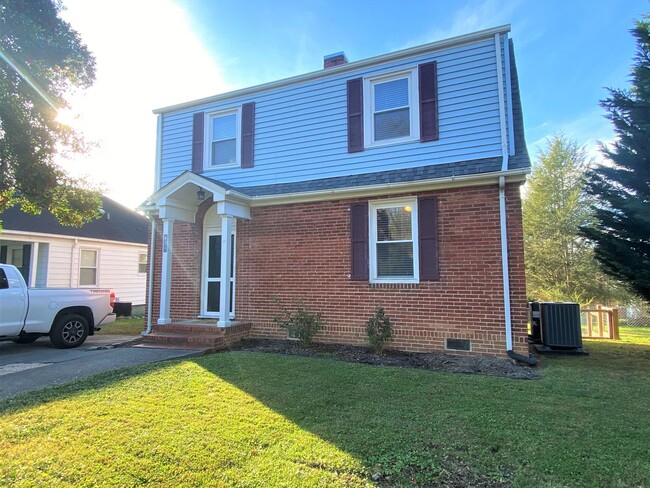 Beautiful 2 Bed/1 Bath Home in Elizabethton - Beautiful 2 Bed/1 Bath Home in Elizabethton