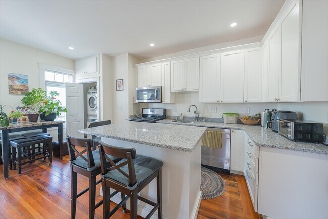 Photo - 309 Lexington St Unit 3