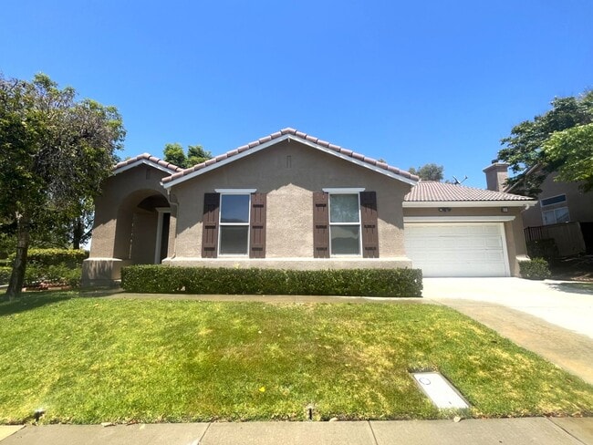 Photo - 3 bed, 2 bath located in Corona, CA!