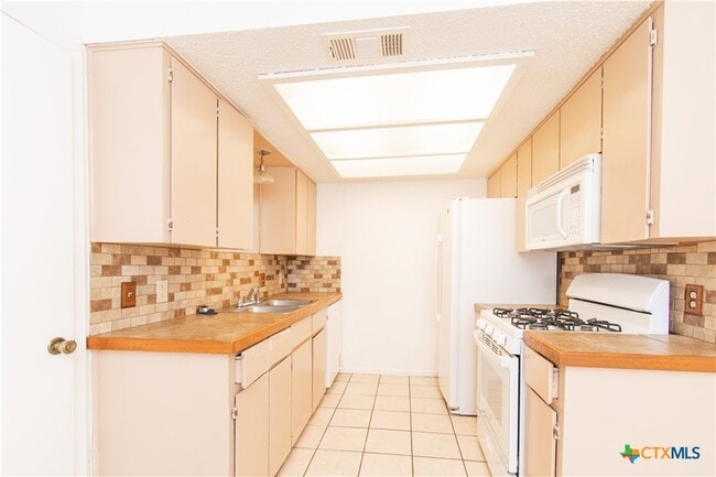 Photo - 2608 Tracey Cir