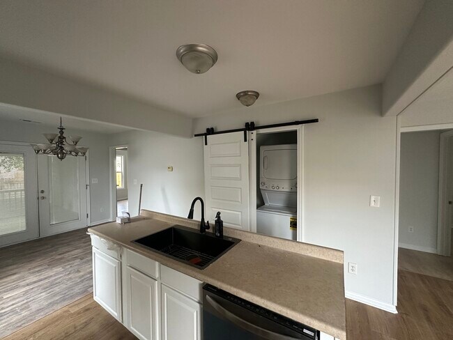 Photo - 1112 Brown St