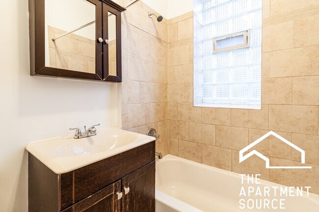 Photo - 626 W Barry Ave Unit 626 West Barry Avenue
