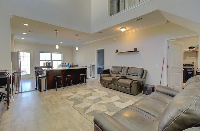 Photo - 35 Perlieu Ct