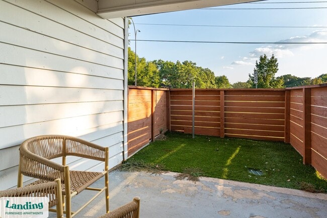 Photo - 711 Brentford Pl Unidad 120