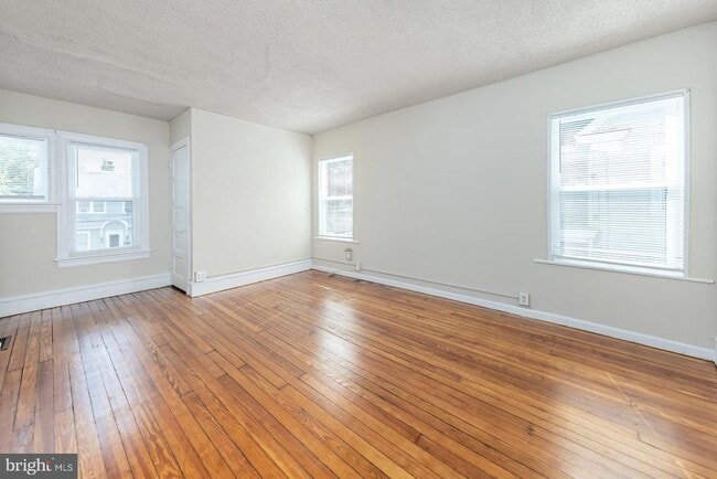 Photo - 145 High St