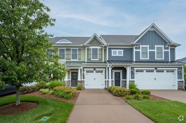 Building Photo - Townhome in The Peninsula