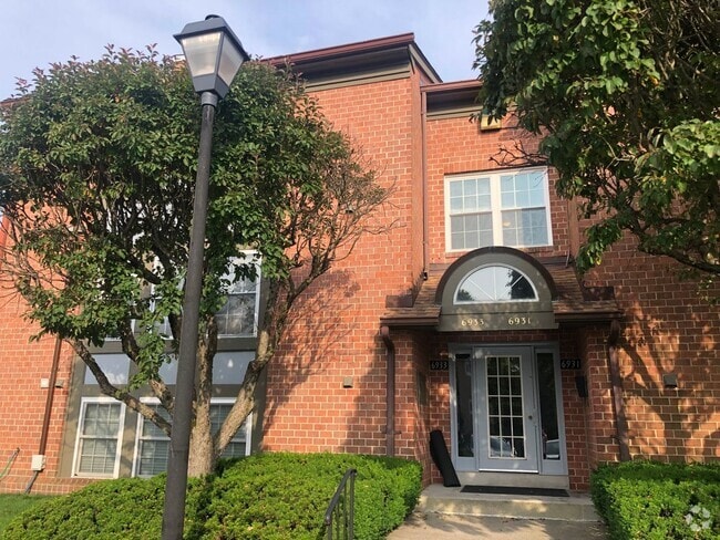 Building Photo - 2 Bedroom 2 Bathroom + loft luxury Condo f...
