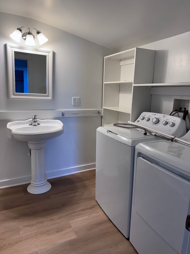 Photo - 205 Sir Walter Raleigh St Unit A