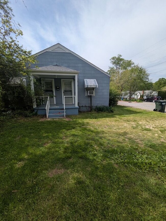 1BD/1BA Unit in Hickory - 1BD/1BA Townhome Unit in Hickory