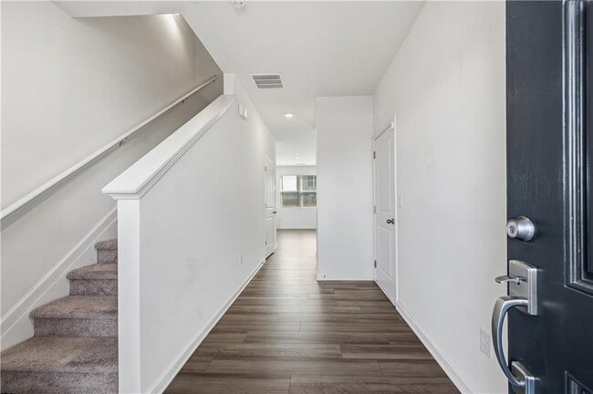 Photo - 206 Fenchurch Wy