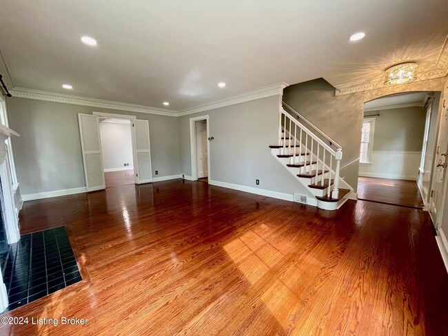 Photo - 210 Don Allen Rd