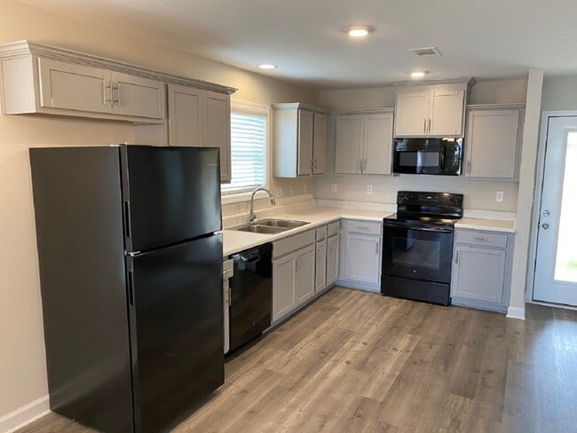 Photo - 111 Wexford Way