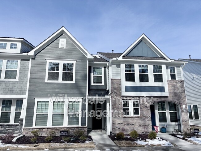 Photo - 456 La Maison Ave