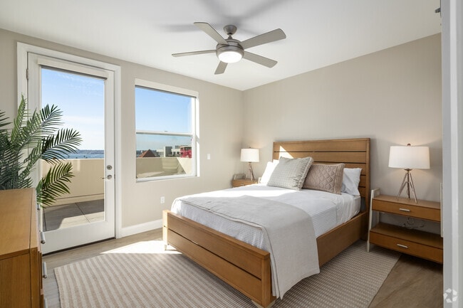 1BR, 1BA -904SF