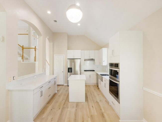 Photo - 1622 Stratford Dr