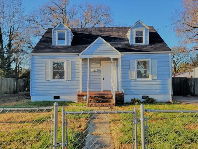 Remodeled 3 bedroom cape in Southside with... - Remodeled 3 bedroom cape in Southside with...