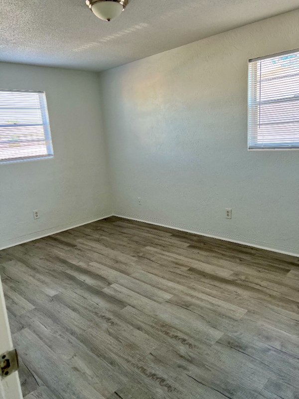 Photo - 2417 N Oleander Ave Unit 1