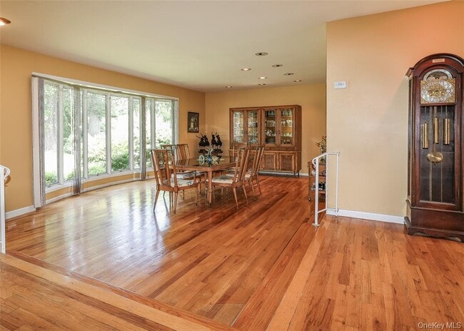 Photo - 199 Hanson Ln