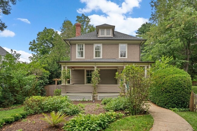 Building Photo - 4 Bed 3.5 bath - Kensington Victorian - Mo... Rental