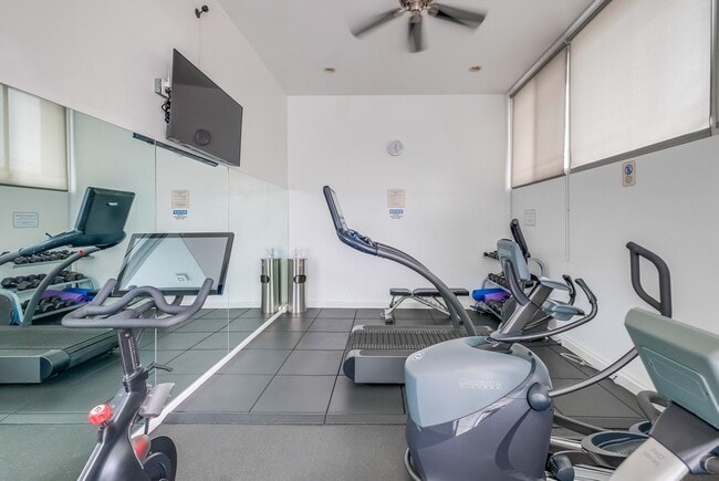 Photo - 999 N Doheny Dr Unit 302