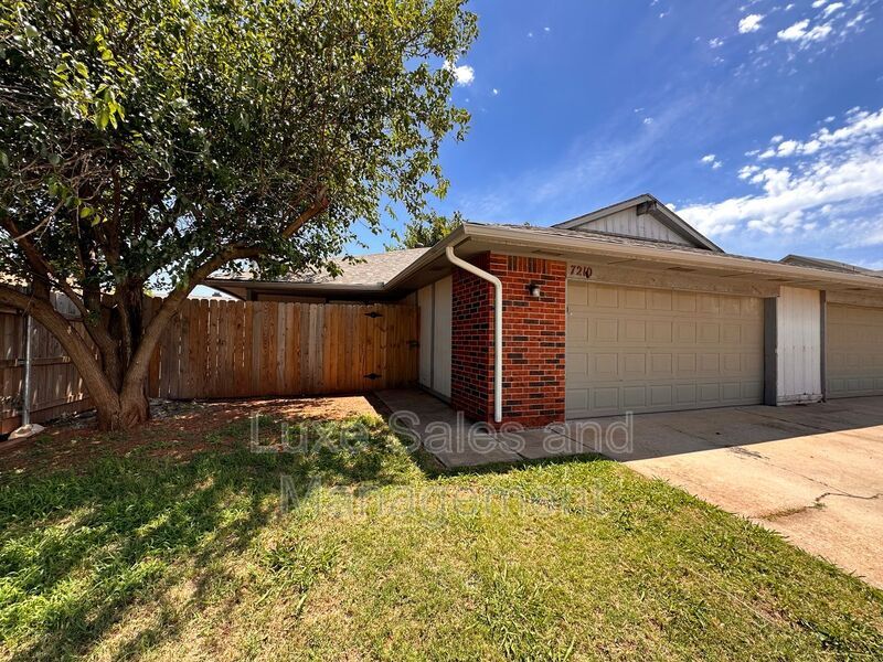 Photo - 7210 Kings Manor Court