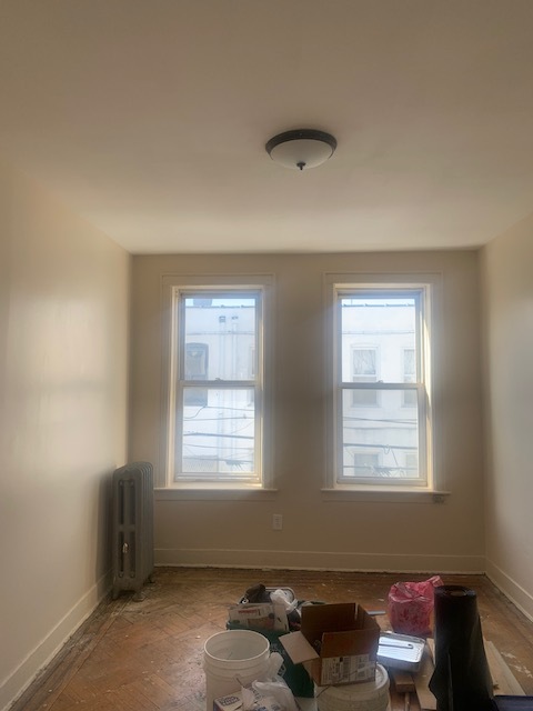 living room - 1862 W 4th St Apartments Unit 2r