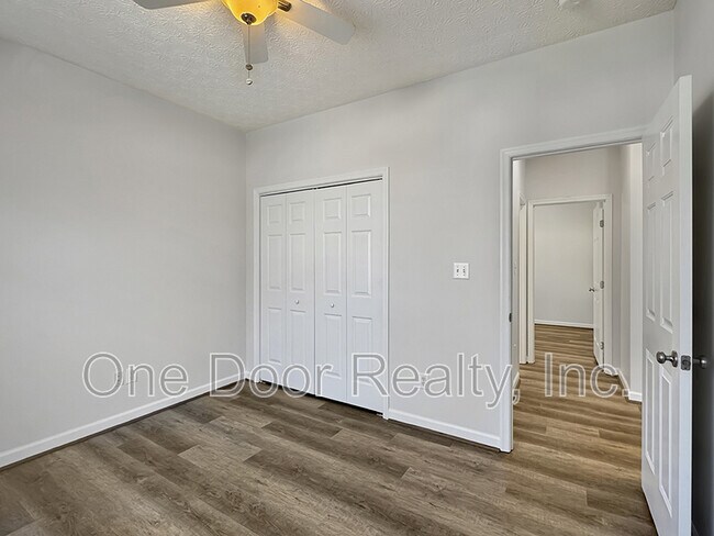 Photo - 6268 Chelsea Crescent