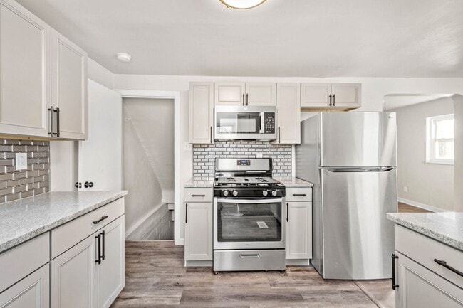 Building Photo - Stunning 2 bedroom home in Mt. Washington available May 1!