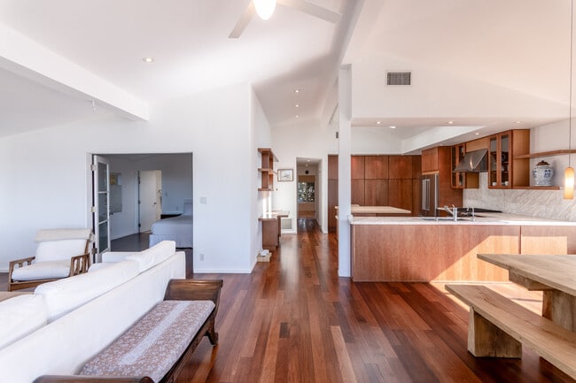 Photo - 29500 Heathercliff Rd