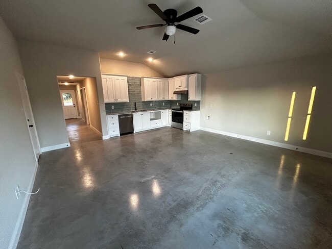 Photo - 1400 E Dry Creek Rd