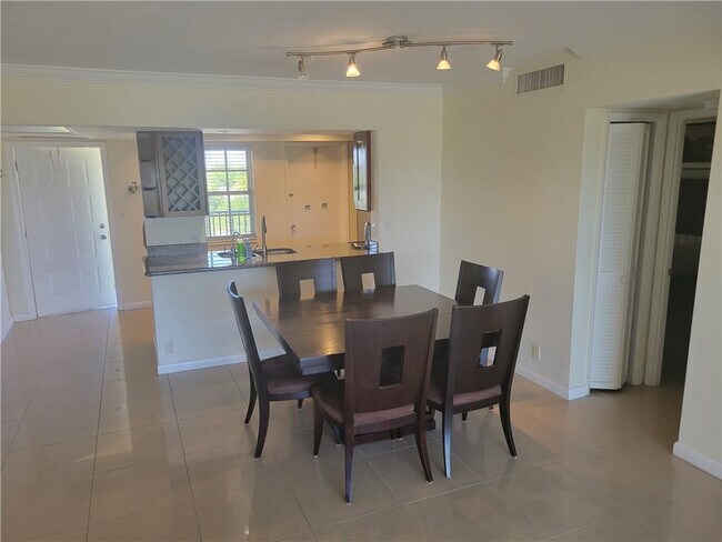 3050 N Palm Aire Dr Unit 508