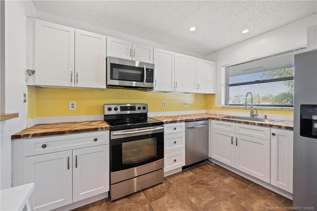 Photo - 1210 SE Parkview Pl Unit 9