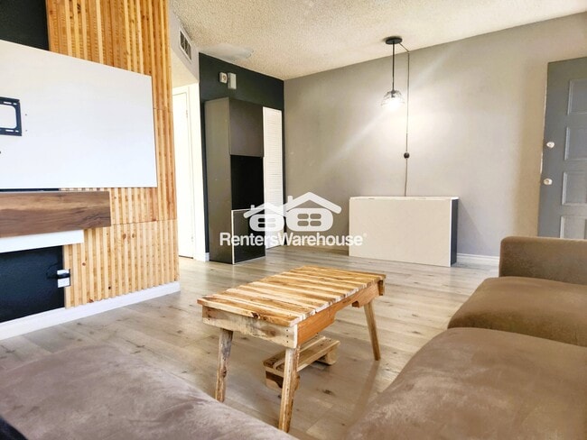 Photo - 6020 Carmen Blvd