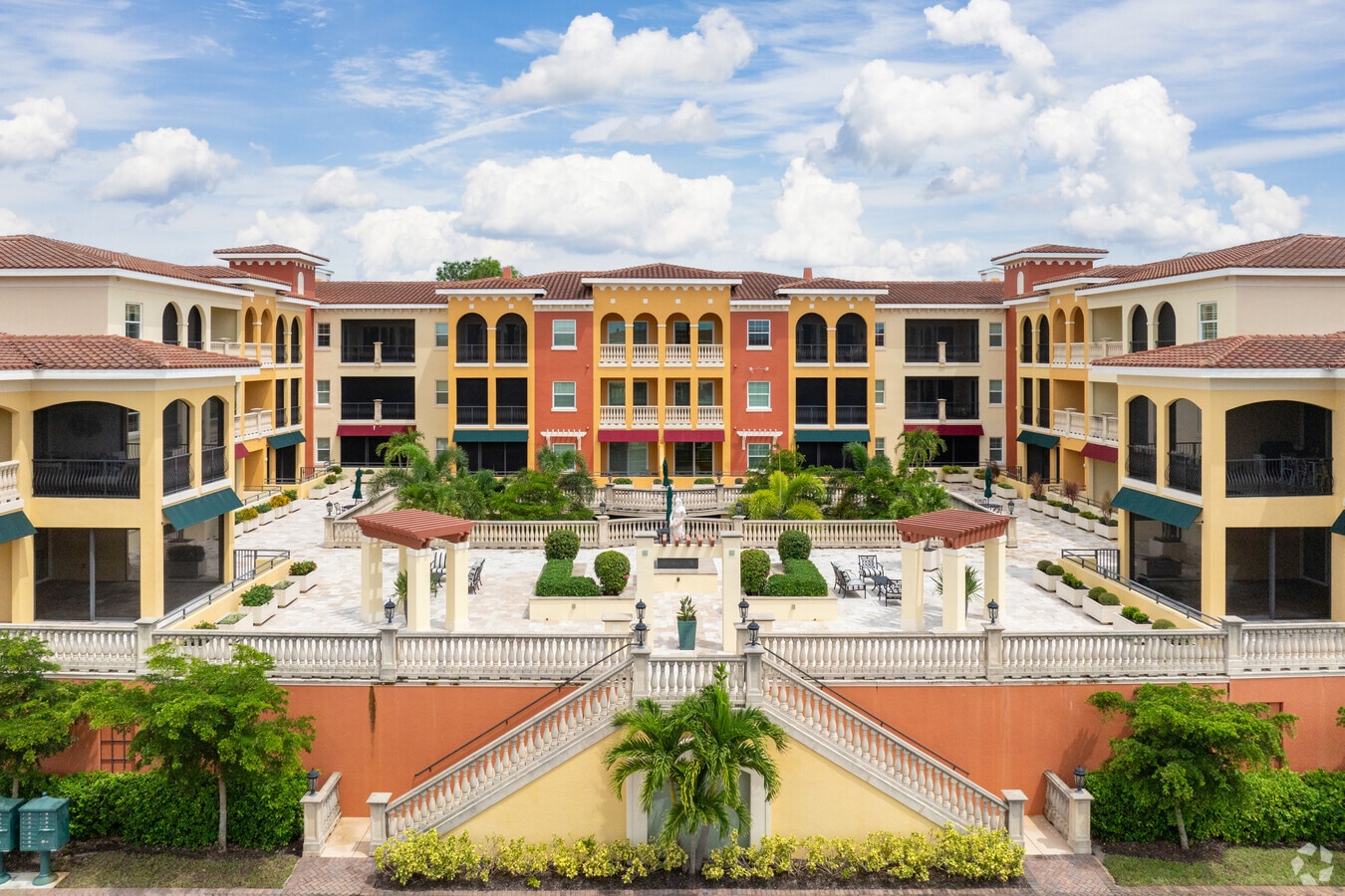 Primario - Genova Luxury Condominiums