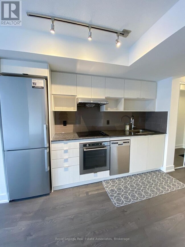 Photo - 7 Mabelle Ave Unité 405